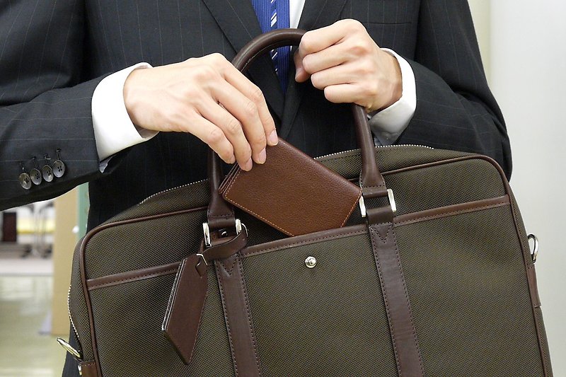 革職人 LEATHER FACTORY【Tie Business Card Case】Made in Japan - Card Holders & Cases - Genuine Leather Multicolor