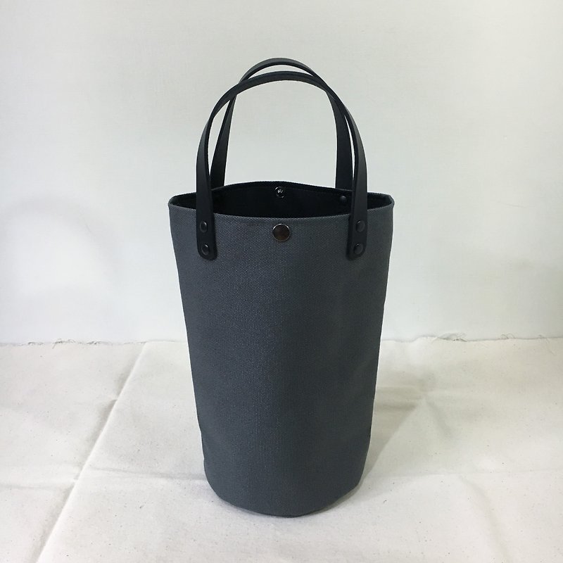 Simple bucket bag, dark gray - Handbags & Totes - Cotton & Hemp Gray