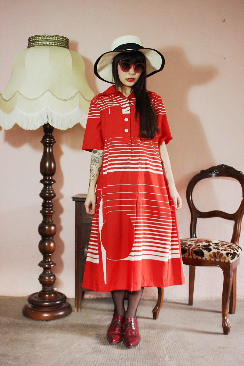 F1097 (Vintage) red white striped short-sleeved vintage dress - One Piece Dresses - Other Materials Red