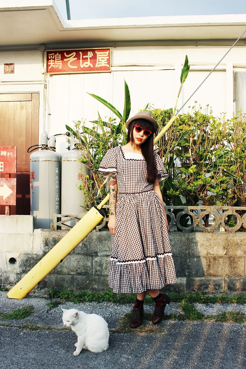 F714 (Vintage) brown checkered wave skirt cotton short-sleeved vintage dress - One Piece Dresses - Cotton & Hemp Brown