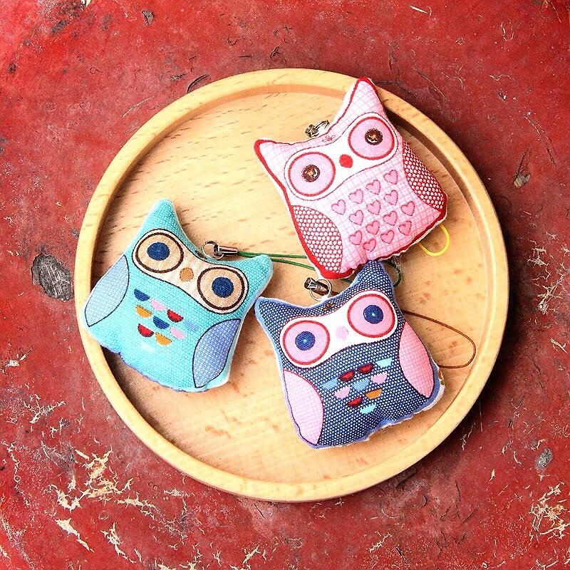 (Pure cotton material bag) Charm small things [w268_30 little owl-material bag] - Wood, Bamboo & Paper - Paper Red