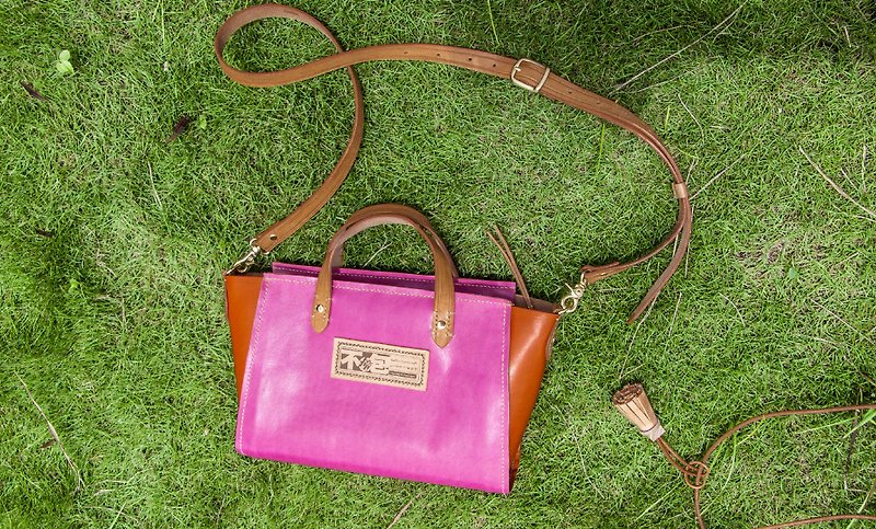 Do not hit the bag peach and orange vegetable tanned leather, all-leather handmade tote bag with wood tassel accessories - Handbags & Totes - Genuine Leather Orange