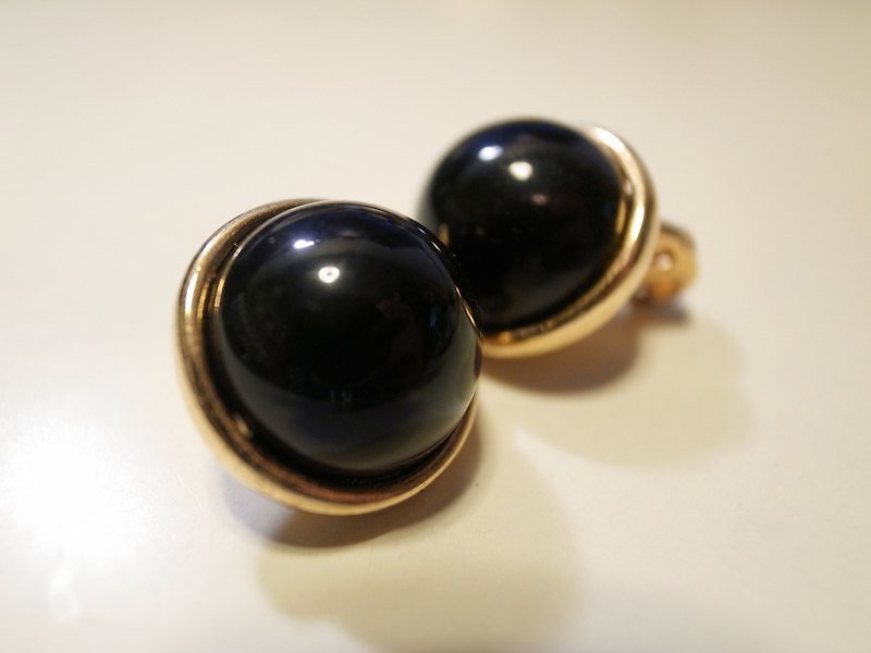 黑色豆豆耳環(僅一付)-售出 - 耳環/耳夾 - 其他材質 