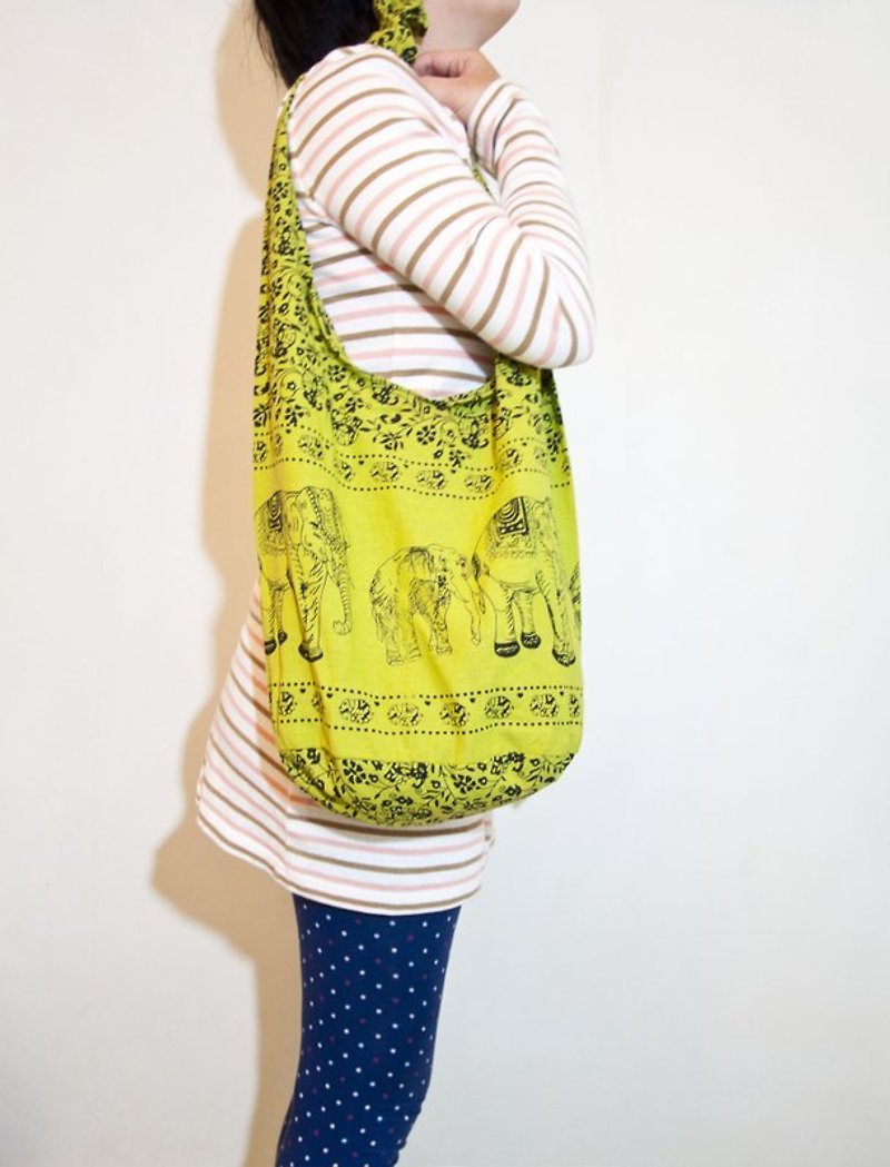 新手感斜背包(綠大象) - Messenger Bags & Sling Bags - Cotton & Hemp Green