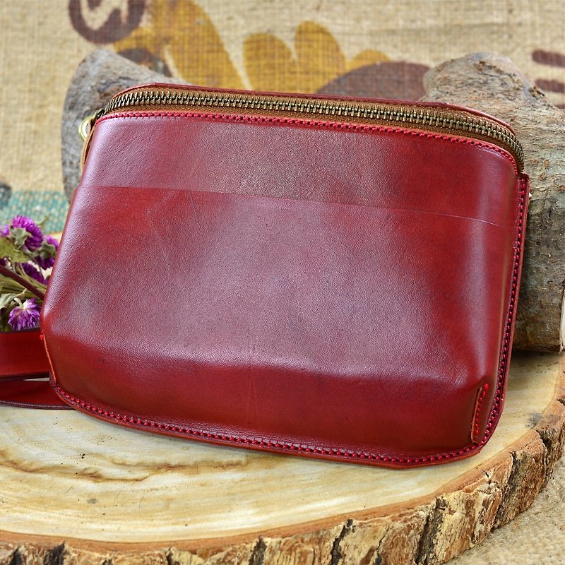 [DOZI leather hand-made] zipper section shoulder carry pouch, use YKK zipper. You can adjust the size of the demand, the color, the inner function. Production of dyeing leather, free color, like red brown Photo - Messenger Bags & Sling Bags - Genuine Leather Multicolor