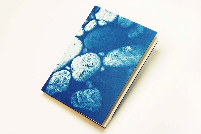 Handmade Blue Sun Notebook-Silent Stone - สมุดบันทึก/สมุดปฏิทิน - กระดาษ สีน้ำเงิน