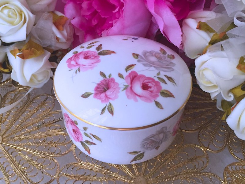 ♥ ♥ Roya Worcester Anne crazy Antiquities Royal Worcester 22 K gold jewelry box large pink roses, jewelry boxes, storage tanks - Other - Porcelain Pink