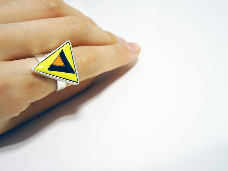 【Triangle II】三角造型琺瑯戒指 - 戒指 - 其他材質 黃色