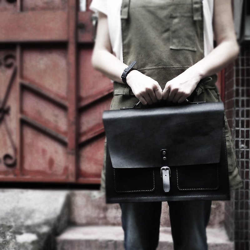 Skarn Shika // Hand Italian vegetable-tanned leather material _ _ hand-stitched leather briefcase (out of print) - กระเป๋าเอกสาร - หนังแท้ สีดำ