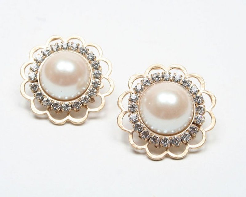 [JewCas] Musse Pearl Earrings / JC2059 (Clip Type Earrings) - Earrings & Clip-ons - Other Metals 