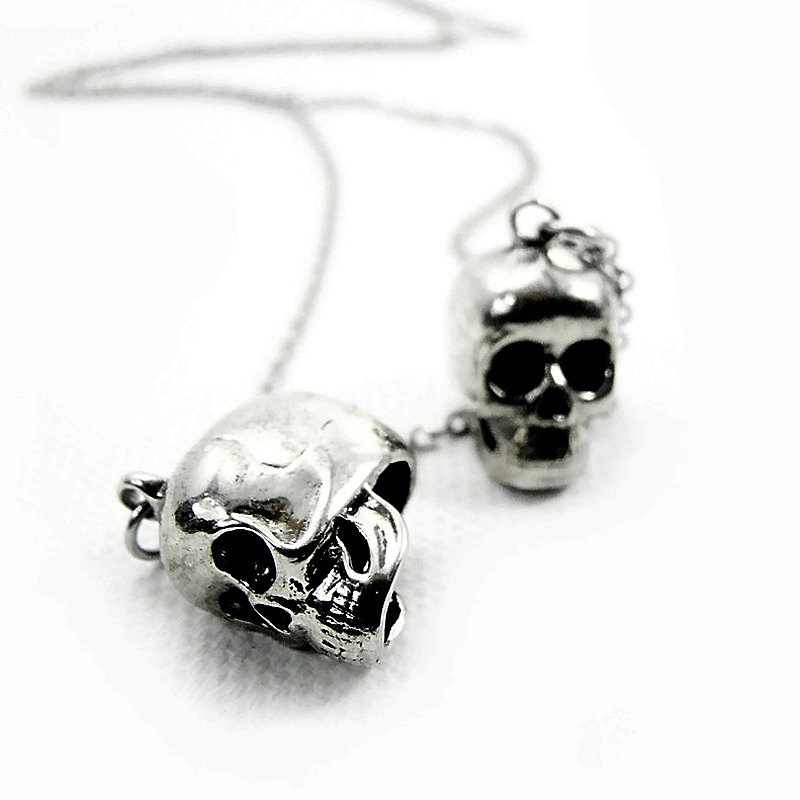 Zodiac pendant Twins skull for Gemini in white bronze and oxidized antique color ,Rocker jewelry ,Skull jewelry,Biker jewelry - 項鍊 - 其他金屬 