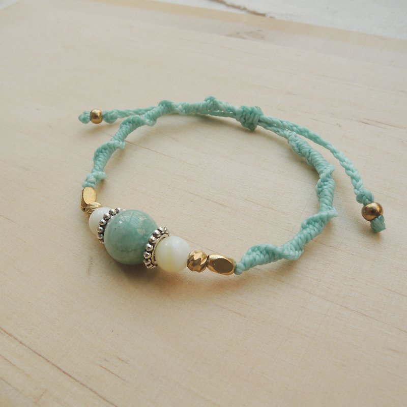 A touch of green / natural stone x Brazilian silk Wax thread bracelet - Bracelets - Gemstone Green