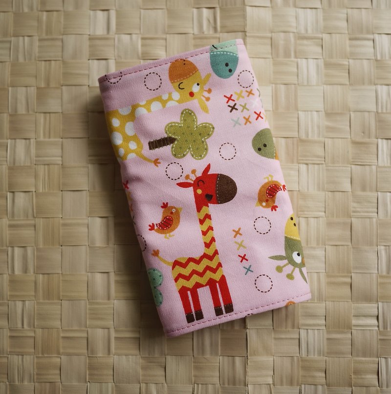 Infant straps waterproof saliva towel / saliva cloth / mat = Taiwan cotton = giraffe = pink - ผ้ากันเปื้อน - วัสดุอื่นๆ สึชมพู