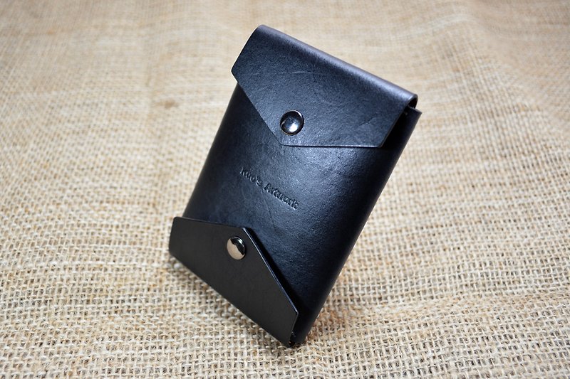 【kuo's artwork】 Hand stitched leather business card holder - Card Holders & Cases - Genuine Leather Black