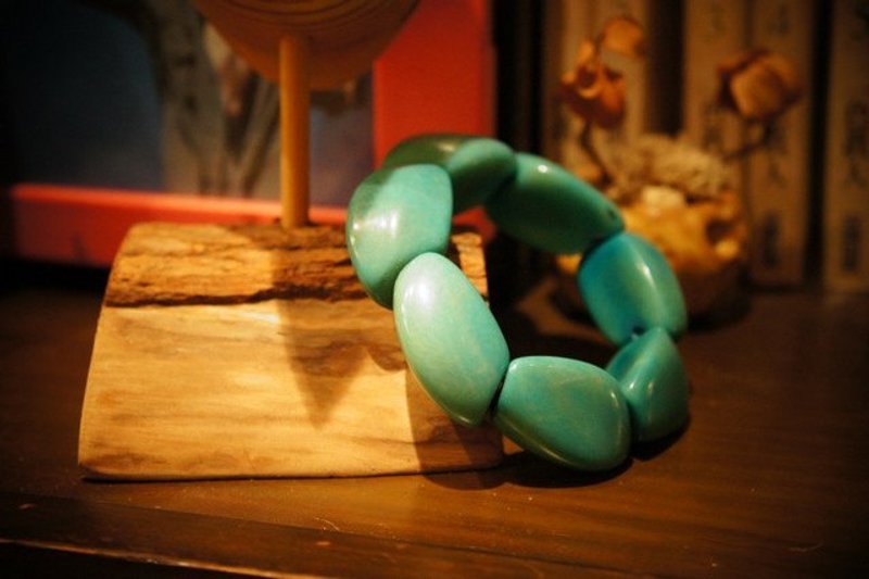 Vista [knowledge], South America, Tagua fruit ivory bracelet - type water chestnut, green lake - Bracelets - Plants & Flowers Green