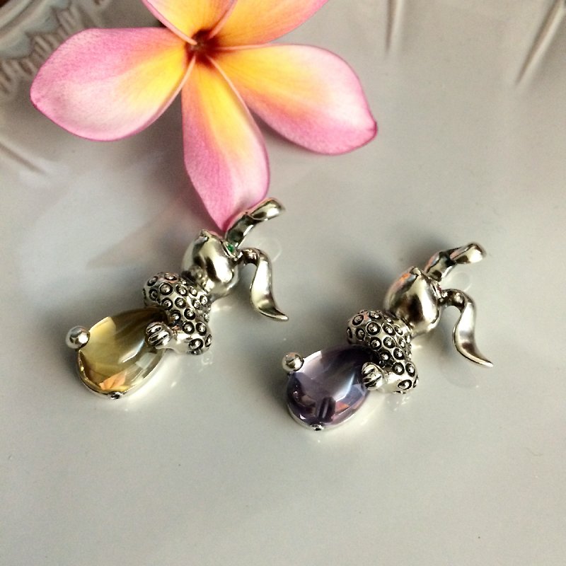 ♦NINA SHIH JEWELRY ♦The rabbit embracing the moonlight:: sterling silver crystal necklace (one citrine and one amethyst in stock) - สร้อยคอ - เครื่องเพชรพลอย สีม่วง