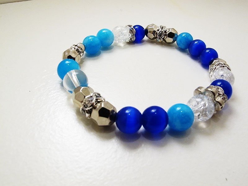 Parallel World Cat Eye Chandelier hand chain ore bracelet - Bracelets - Gemstone Blue