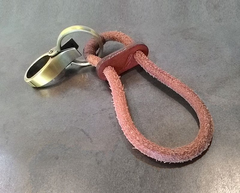 迴-皮繩鑰匙圈‧鑰匙環 - 鑰匙圈/鎖匙扣 - 真皮 咖啡色