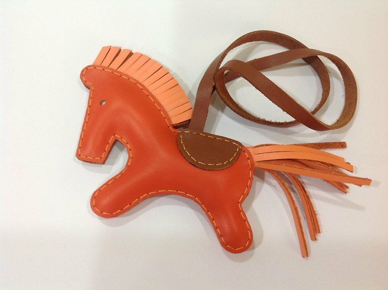 {Leatherprince 手工皮革} 台灣MIT 橘色 可愛 大馬 純手工縫製 皮革 吊飾 / Beon the Horse Leather Charm with leather strap ( Orange ) - チャーム - 革 オレンジ