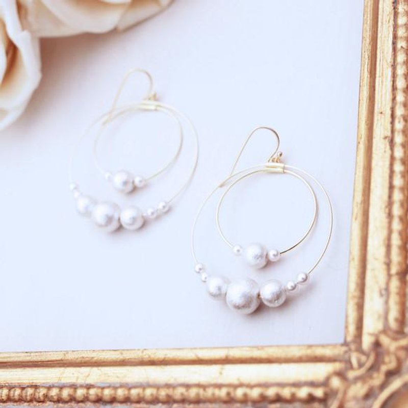珍珠雙環形耳針耳環 evelyn - 耳環/耳夾 - 其他材質 白色