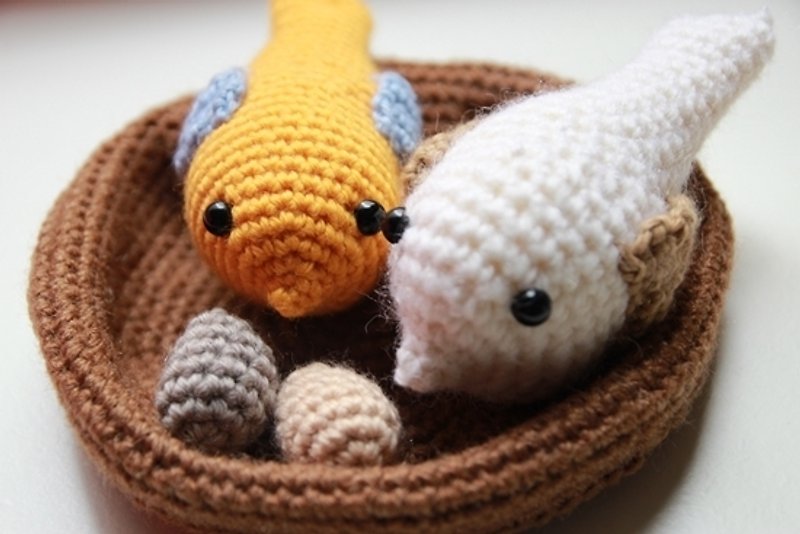 Amigurumi crochet doll: Bird family, Bird's Nest, eggs, Yellow bird, White bird - ของวางตกแต่ง - วัสดุอื่นๆ หลากหลายสี