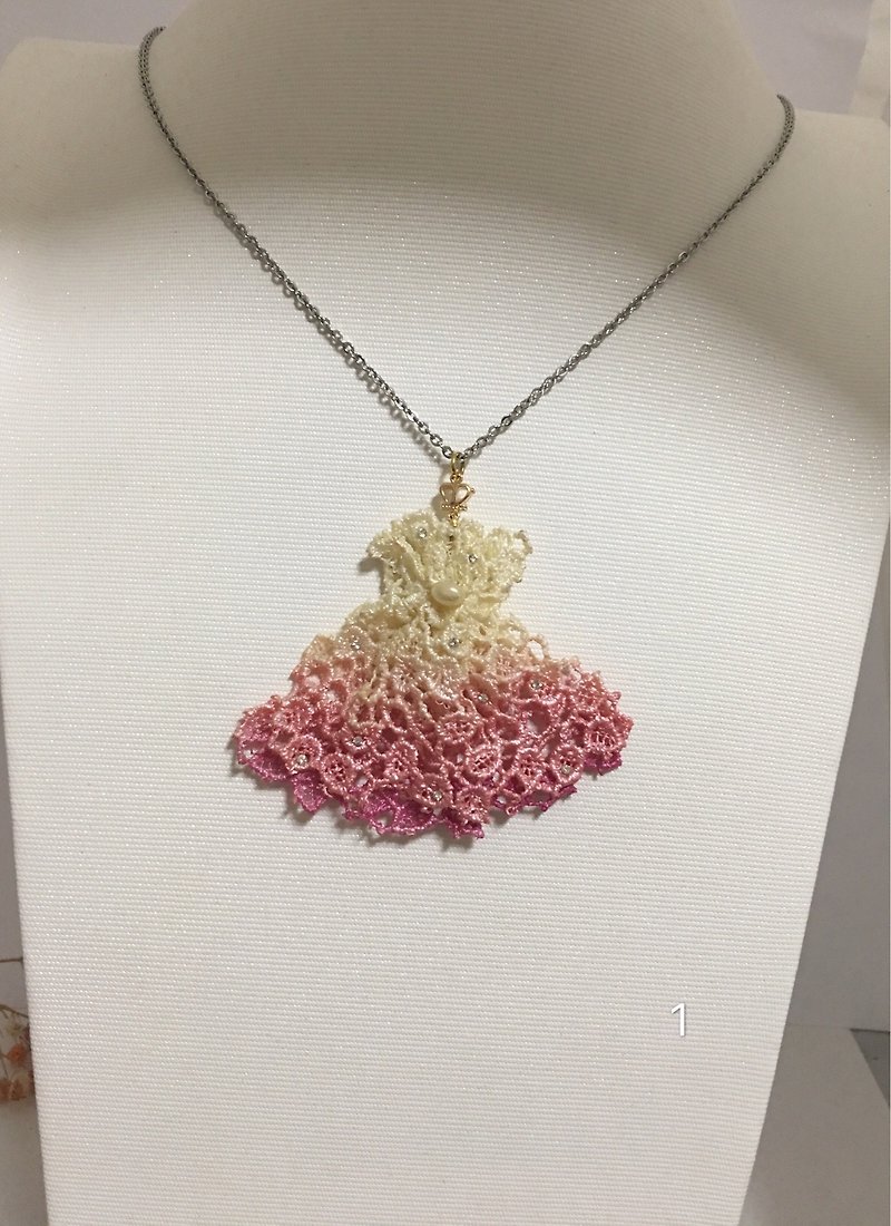 【A Lace water lace】 dance clothes necklace 1-2 - Necklaces - Thread Pink