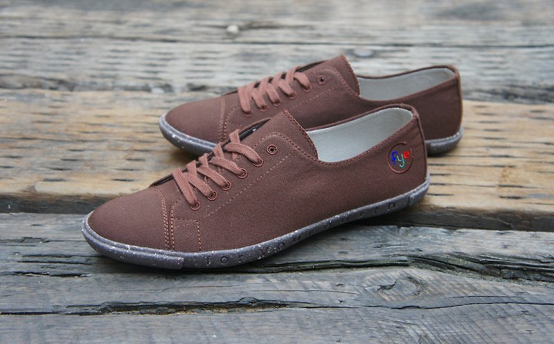 FYE法國環保鞋  咖啡色 台灣寶特瓶纖維 (再回收概念,耐穿,不會分解) 男生款休閒鞋---舒適‧簡約。 - Men's Casual Shoes - Other Materials Brown