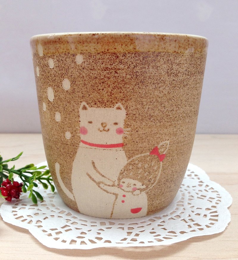 Cat-hug cup - แก้วมัค/แก้วกาแฟ - ดินเผา สีนำ้ตาล