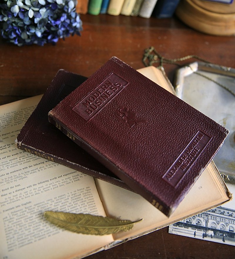 Story props No.63 ancient old antique book / books - ของวางตกแต่ง - กระดาษ สีนำ้ตาล