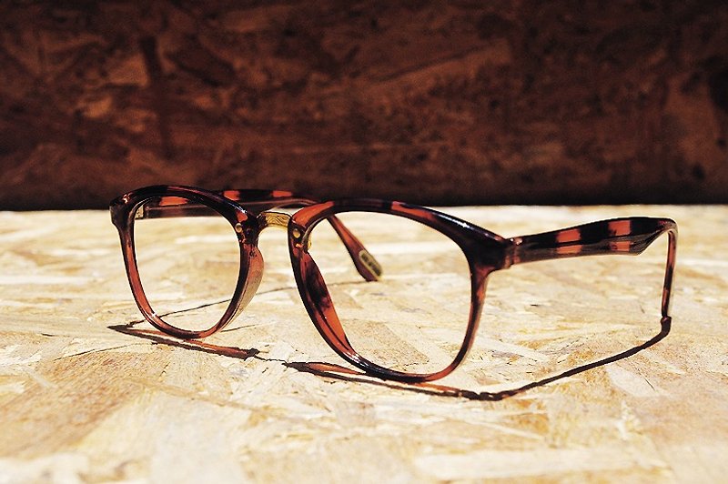 Taiwan's production of amber old metal square frame glasses retro vintage - dislocation vintage - - Glasses & Frames - Other Materials Brown