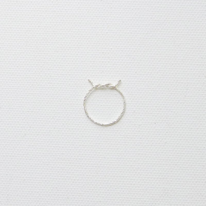 Knot silver rings - แหวนทั่วไป - โลหะ ขาว