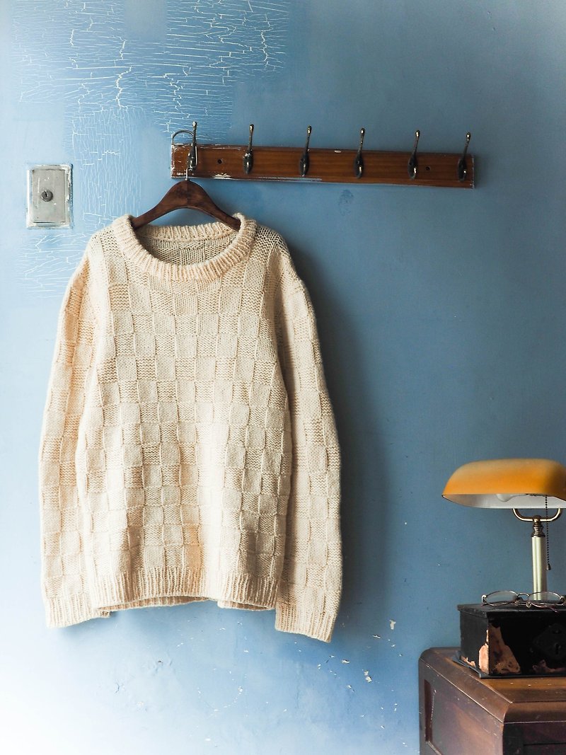 River Hill - Kumamoto soft goat grazing Letters textured three-dimensional semi-antique hand-woven wool sweater jacket vintage vintage oversize - สเวตเตอร์ผู้หญิง - ขนแกะ ขาว