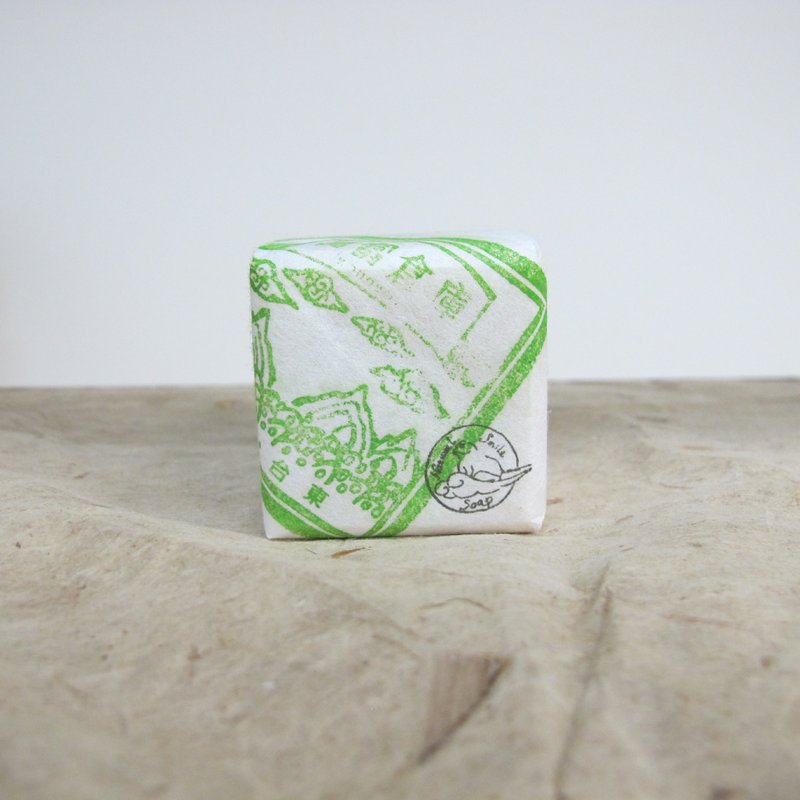 檳榔手工皂Betel Nut  Hand-Made Soap -中 - 香氛/精油/擴香 - 其他材質 綠色