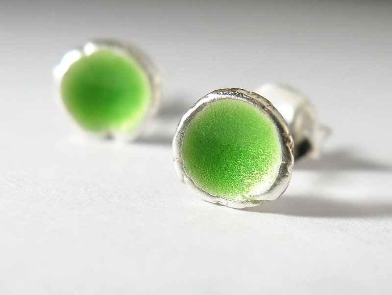 Yegu silver enamel earrings / grass green (transparent) - Earrings & Clip-ons - Other Metals 