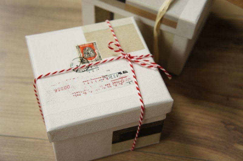 season拼貼 gift box -小款 - 其他 - 紙 卡其色