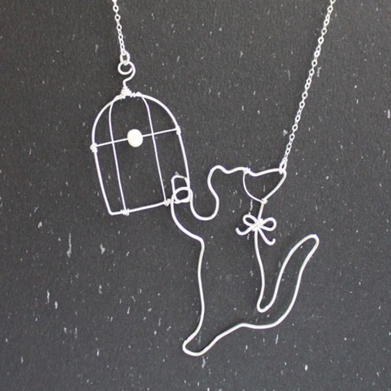 Cat and Birdcage Sterling Silver Pendant Necklace with Freshwater Pearl - สร้อยคอ - โลหะ สีเงิน
