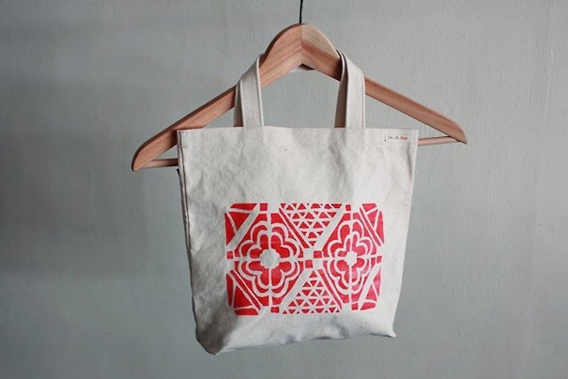 【ZhiZhiRen】織織手提包 - 老屋系列 – 老窗花 - Handbags & Totes - Other Materials Red