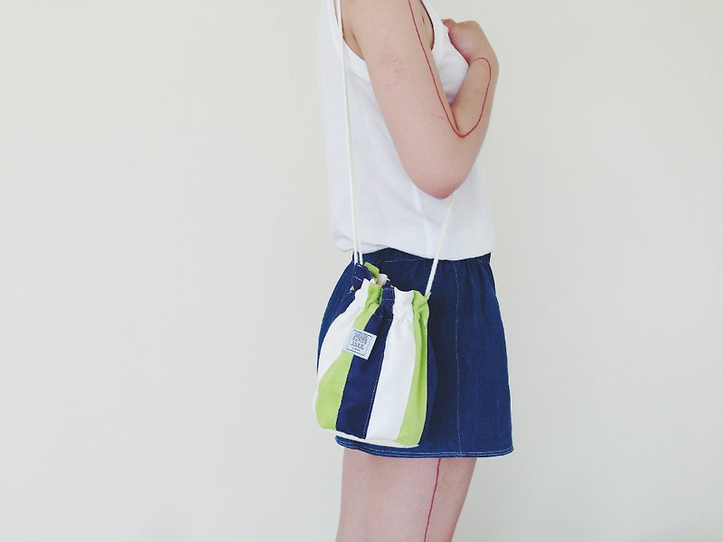 :::Bangstree:: Shoulder Bucket Bag -Green+White+DarkBlue - กระเป๋าแมสเซนเจอร์ - วัสดุอื่นๆ สีน้ำเงิน