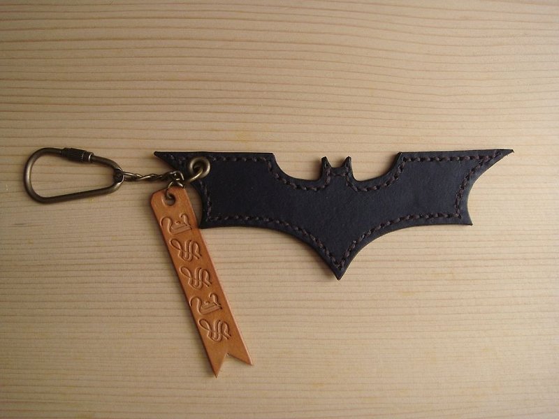 [ ISSIS ] 黑暗騎士之黎明再起經典蝙蝠俠logo鑰匙圈 - 吊飾 - 真皮 黑色
