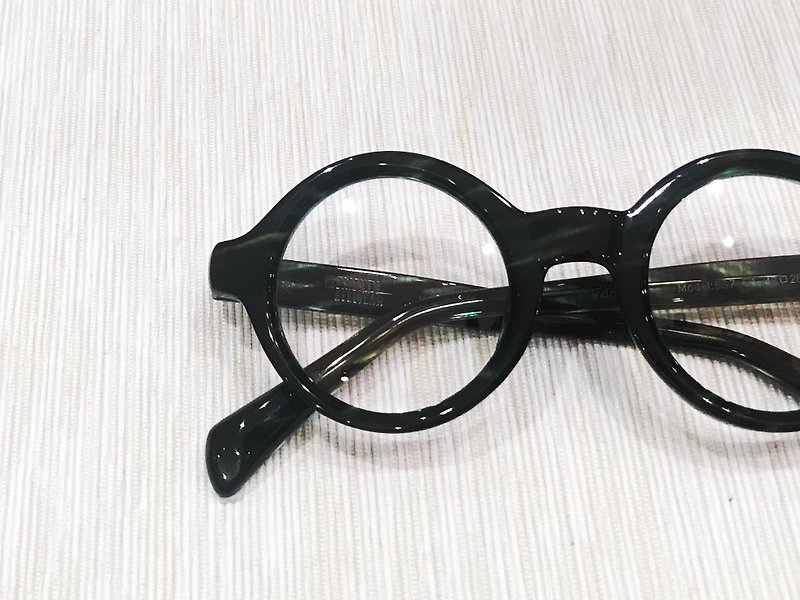 グリーンストライプカラーラウンドオーバルシェイプメガネフレームeyewear日本製ハンドメイド - 眼鏡・フレーム - その他の素材 グリーン