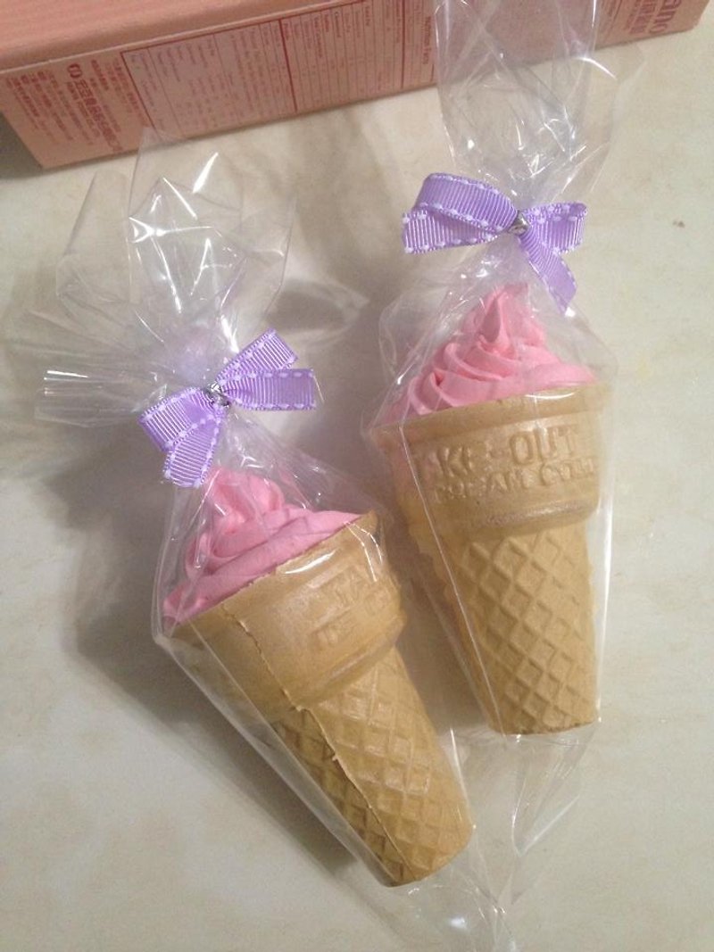 【Berry Cottage】 Ice Cream Disha Second Entry Small Bread Cream Cream Cream - เค้กและของหวาน - อาหารสด 