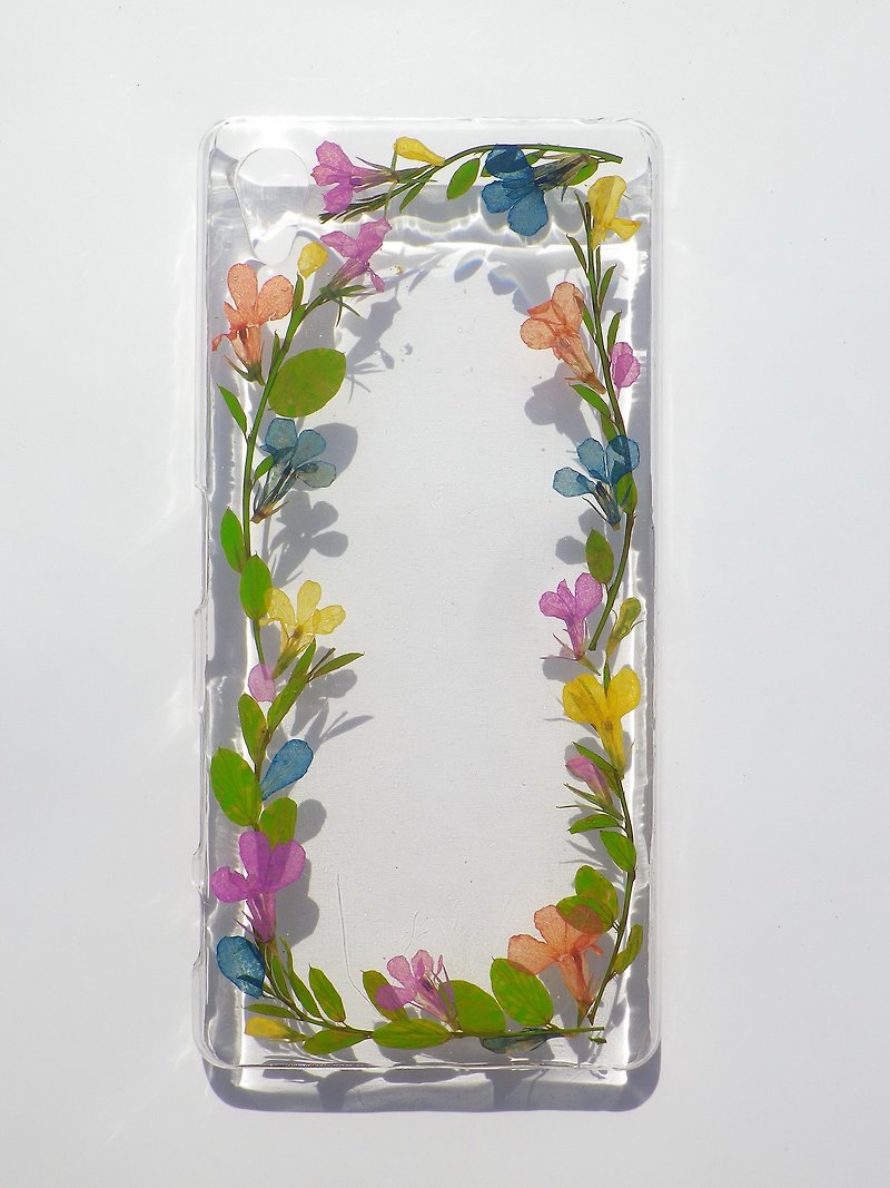 Handmade phone case, Pressed flowers phone case, Sony Xperia X, Beautiful wreath - เคส/ซองมือถือ - พลาสติก 