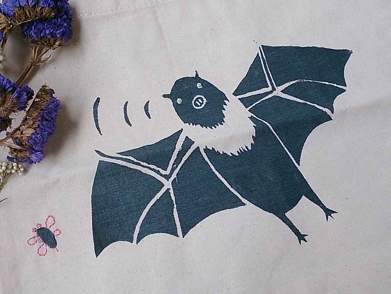 Bee bat with friends - serigraphy canvas bags - Messenger Bags & Sling Bags - Other Materials Black