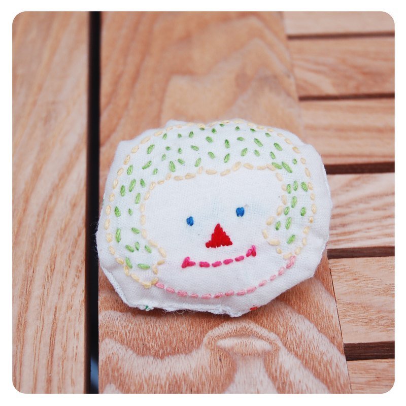 ☼笑咪咪女孩刺繡小胸針☼ - 胸針 - 其他材質 粉紅色