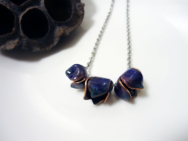 [Lily of the Valley] Lily of the Valley Enamel Necklace (Purple) - สร้อยคอ - โลหะ สีม่วง