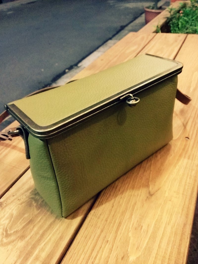 sienna方口金包(柚子綠) - Messenger Bags & Sling Bags - Genuine Leather Green
