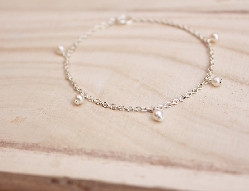 *hippie* Bella│Classic feminine Pearl Pendant Chain Bracelet - Bracelets - Other Metals White
