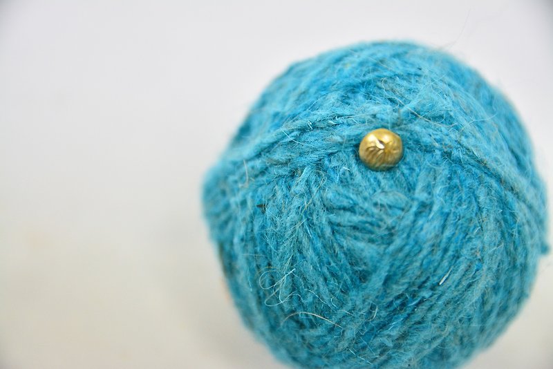 Light blue wool mix twine _ _ fair trade - เย็บปัก/ถักทอ/ใยขนแกะ - พืช/ดอกไม้ สีน้ำเงิน
