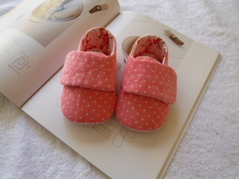 粉底水玉 前蓋式嬰兒鞋 寶寶鞋 12公分 - Kids' Shoes - Cotton & Hemp Pink