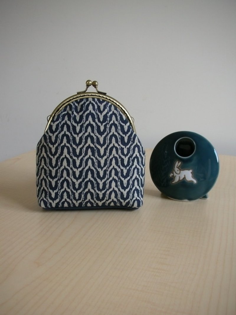 bagme Kyoto fu blue dye cotton -10cm square bottom mouth gold bag / purse - กระเป๋าสตางค์ - วัสดุอื่นๆ สีน้ำเงิน